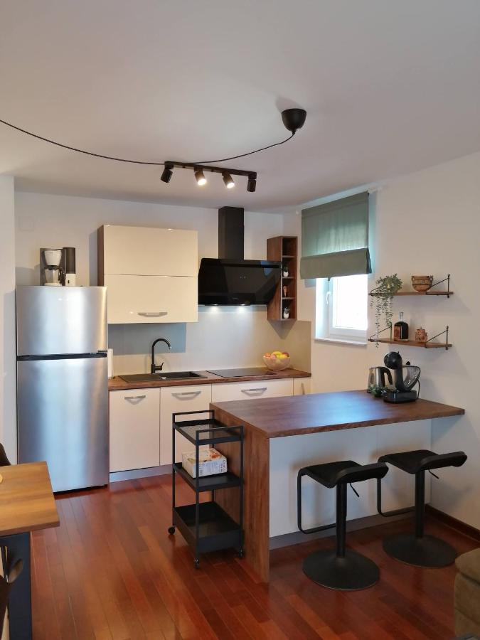 Apartment Iva Šilo Exteriör bild