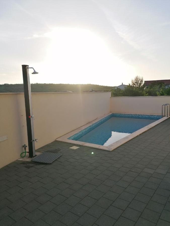 Apartment Iva Šilo Exteriör bild